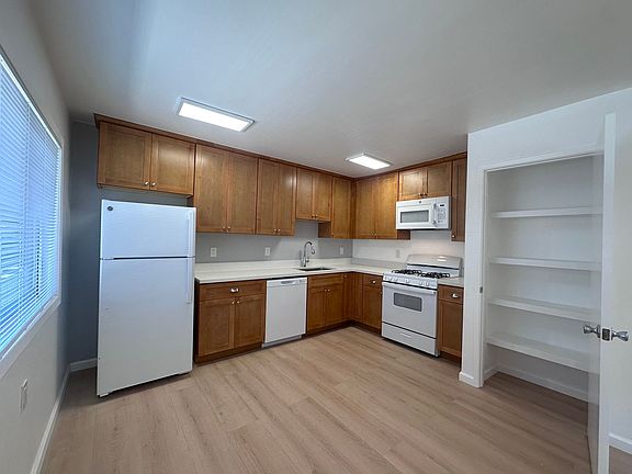 2nd image of 3806 39th Ave #T07