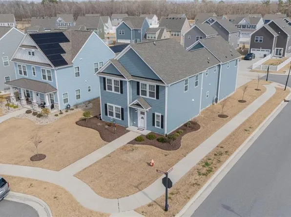 119 Iris Cir, Moyock, NC 27958