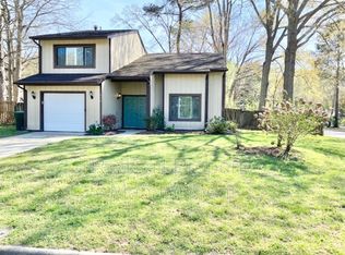 514 Heacox Ln, Newport News, VA 23608