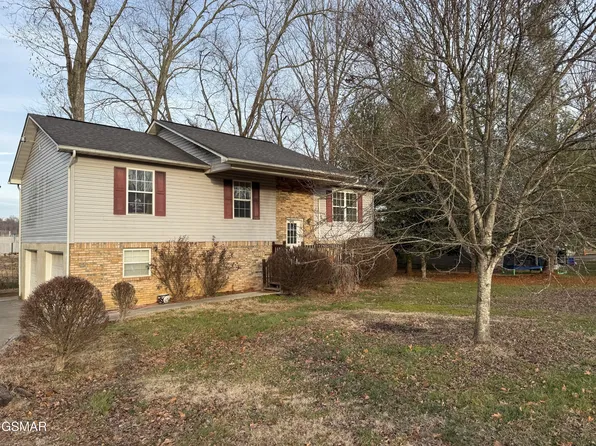 2412 Big River Overlook Dr, Sevierville, TN 37876