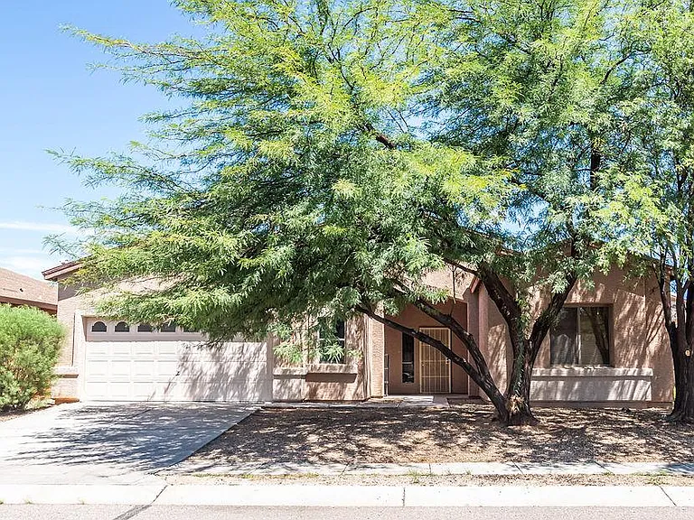 8230 W Calle Sancho Panza — Photo 1