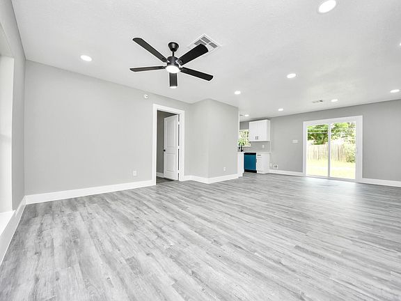 4th image of 11823 Leitrim Way