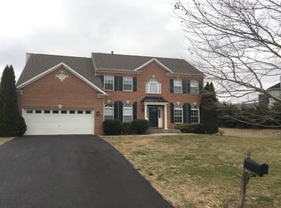 136 Perry Dr, Charles Town, WV 25414