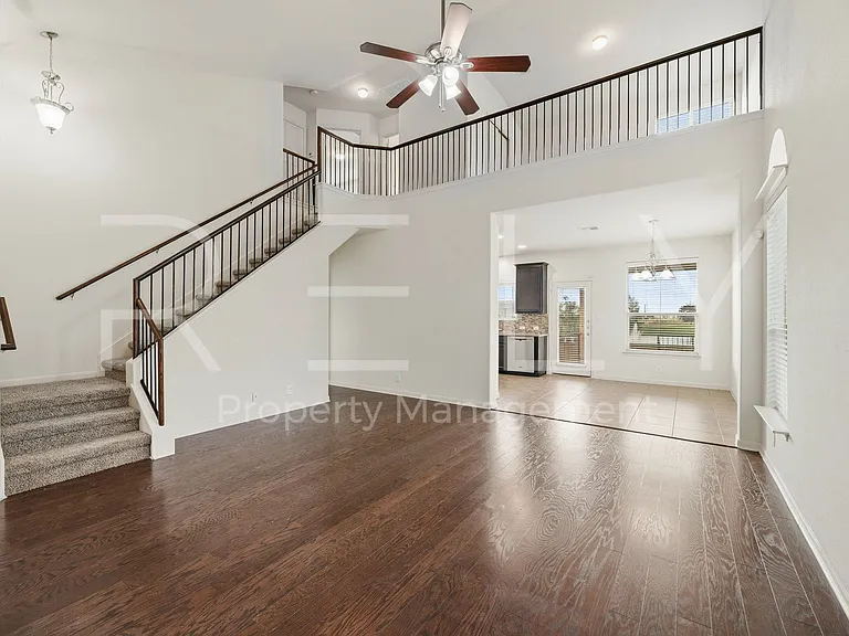 1405 Sunny Meadows Loop — Photo 4