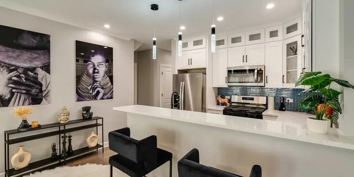 3 bed, 1100 sqft, $2,850 — Photo 4
