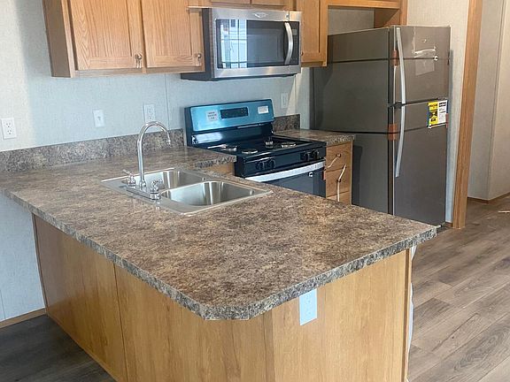 2nd image of 75 3rd Ln