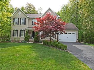 3323 Long Branch Dr, New Castle, PA