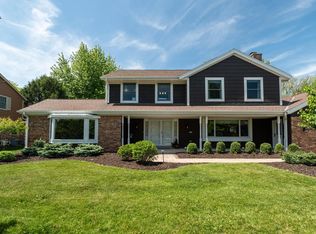 9439 N Broadmoor ROAD, Bayside, WI 53217