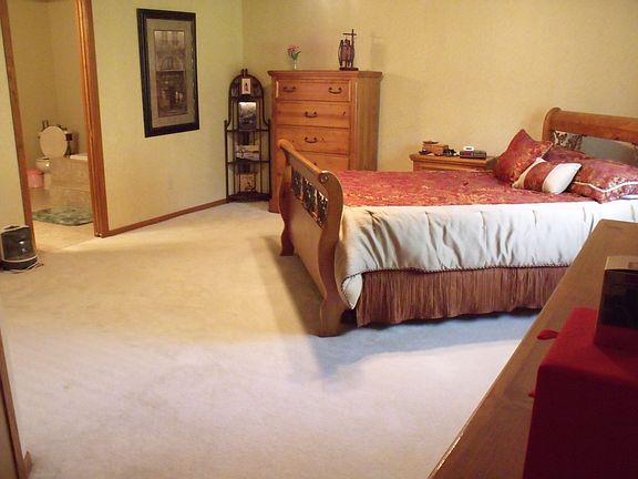 Mastet Bedroom
