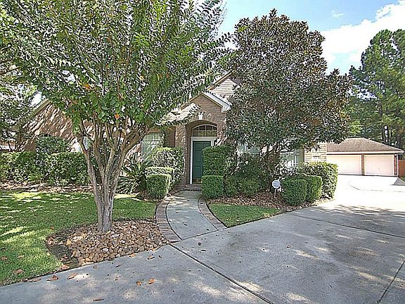 3rd image of 31102 Kensington Park Dr