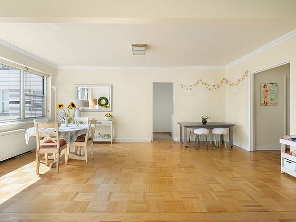5th image of 215 E 68th St APT 24D