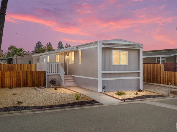 279 Teakwood Ln, Bakersfield, CA 93308