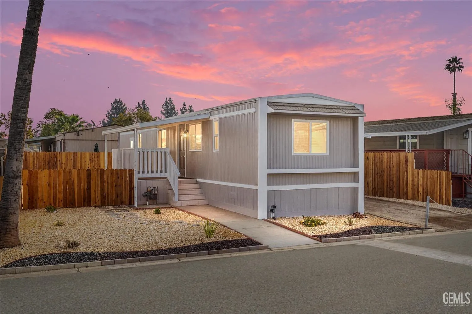 279 Teakwood Ln photo 1