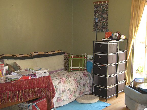 Den/living room