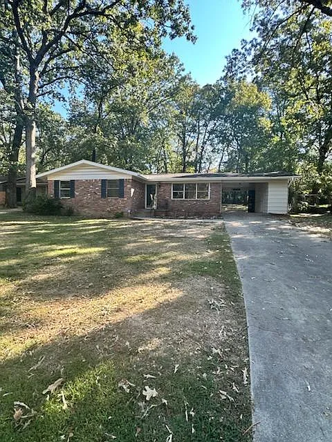 201 Hiawatha Drive - 1 — Photo 1