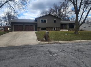 505 Morten Dr, Redwood Falls, MN 56283