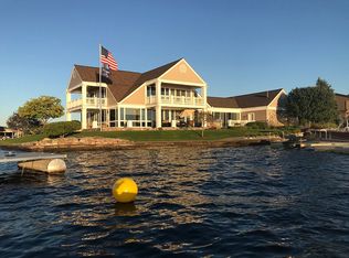 320 Park Island Dr, Lake Orion, MI 48362