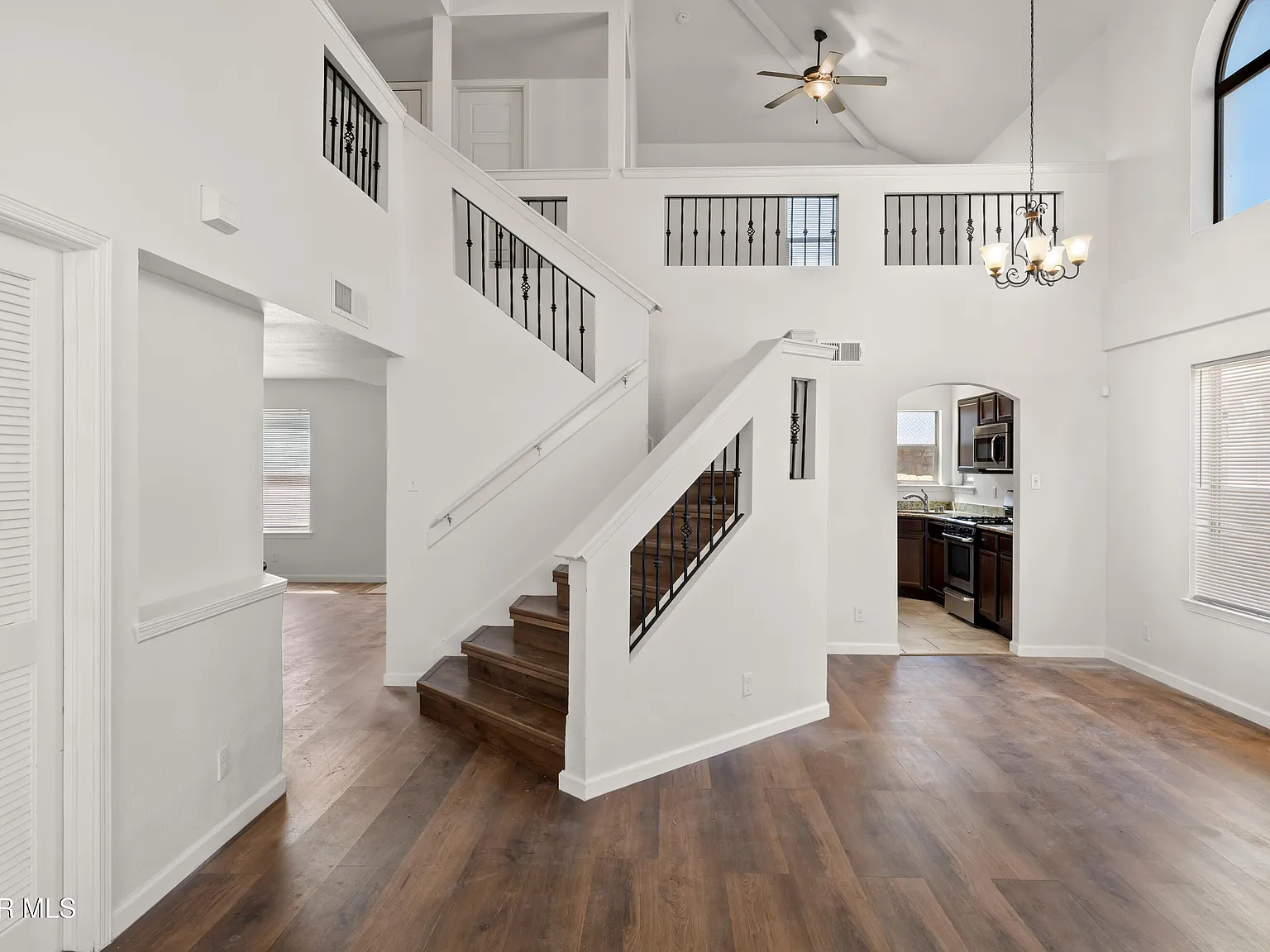 4 bed, 3.0 bath, 2134 sqft, $2,150 — Photo 4
