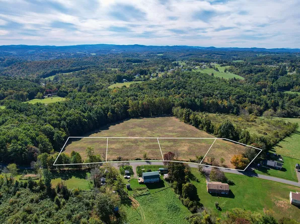 Hanging Tree Rd, Hillsville, VA 24343
