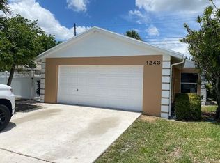 1243 Pine Sage Cir, West Palm Beach, FL 33409
