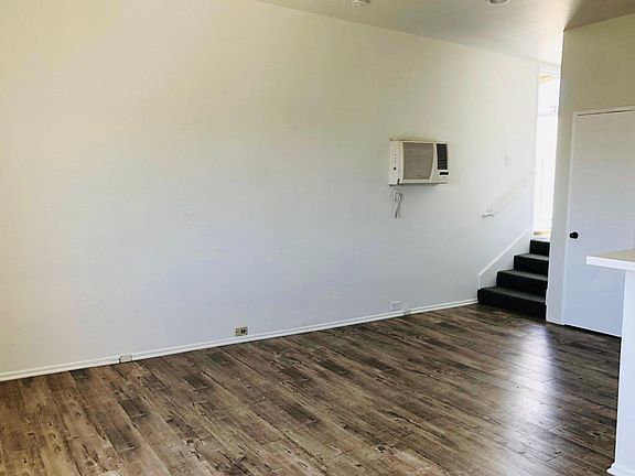 5th image of 463 S Maple Dr APT 9