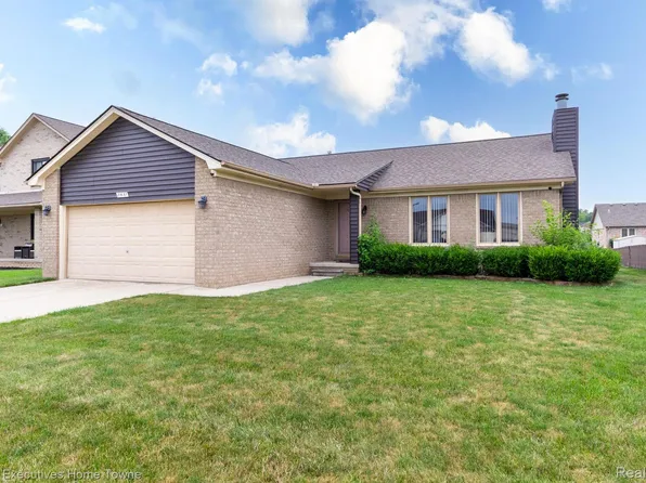 21637 Clifford Dr, Macomb, MI 48044