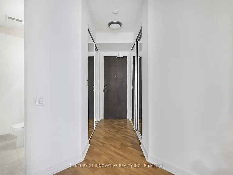 85 Bloor St E #805 — Photo 2