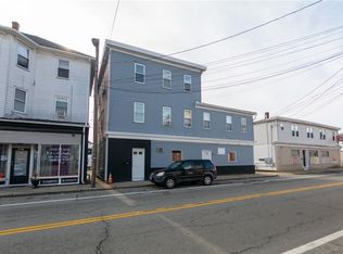 1352 Plainfield St, Cranston, RI 02920