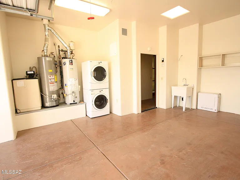 841 S Meyer Ave — Photo 28