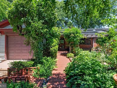 997 N Sycamore St, Falls Church, VA, 22046