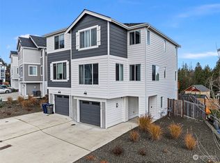 970 NW Highgarden Dr, Bremerton, WA 98311