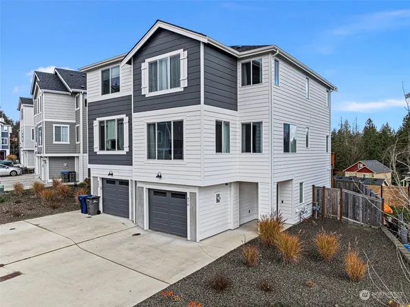 970 NW Highgarden Drive, Bremerton, WA 98311