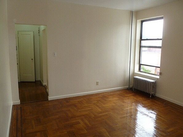 1st image of 33 Midwood St