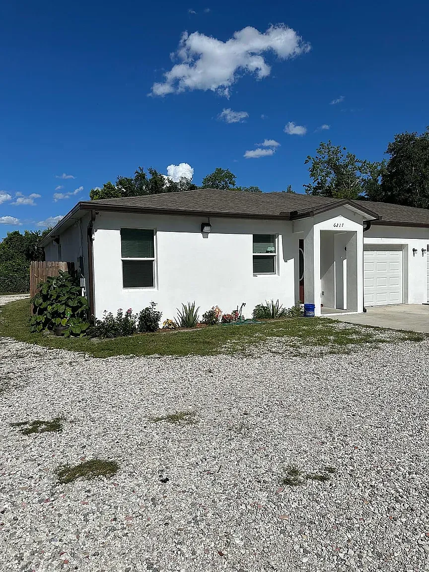 3 bed, 1560 sqft, $2,300 — Photo 1