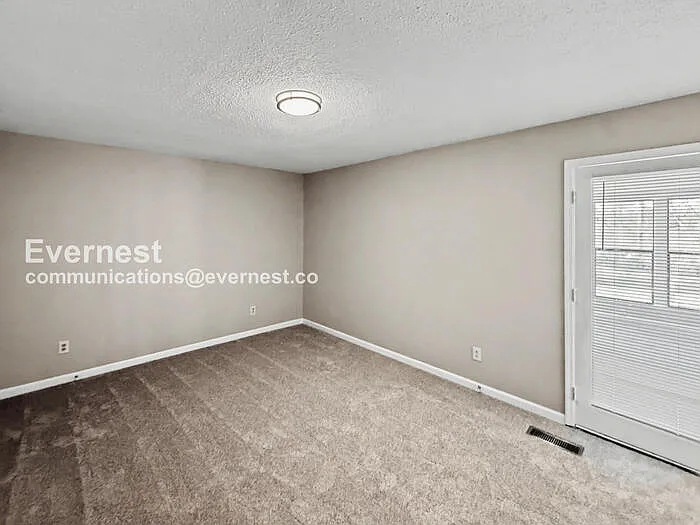 617 Carson Crest Cir — Photo 12