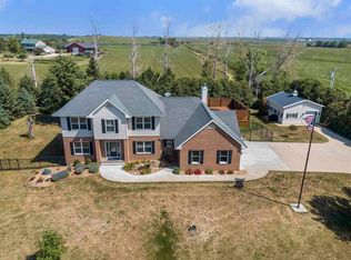 2843 73rd St, Newhall, IA 52315