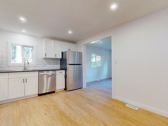5th image of 1830 Mamquam Rd #172