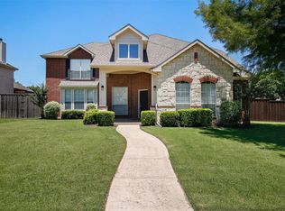 8209 Salzburg Dr, Rowlett, TX 75089
