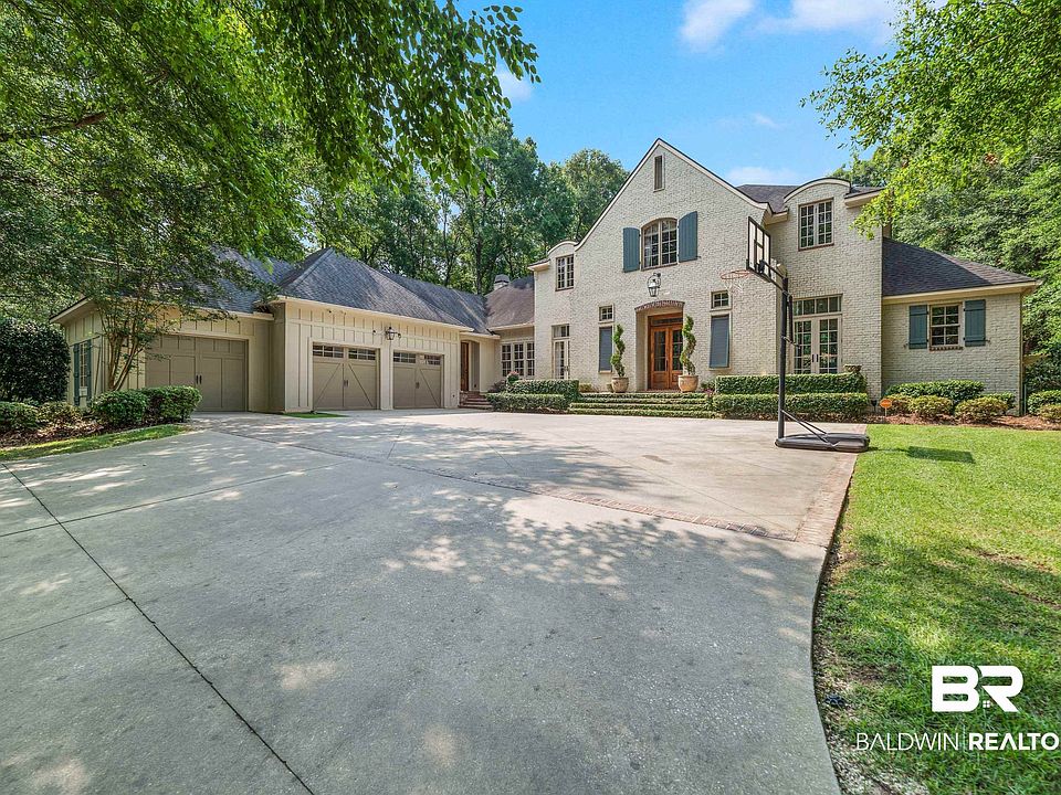 1st image of 204 Shady Ln