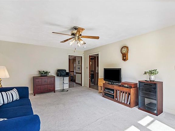 4th image of 6124 Kenmere Ln
