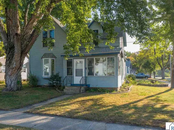 132 S Crystal St, Lake Crystal, MN 56055