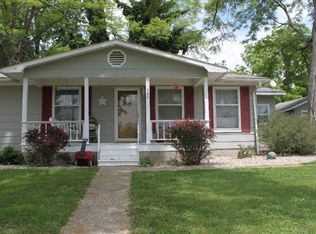 385 S Main St, Louisville, IL 62858
