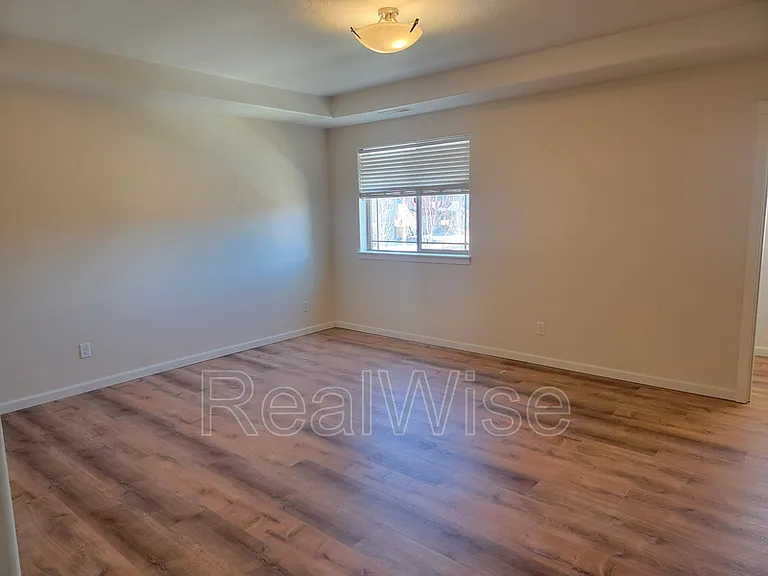 170 NW 30th St — Photo 10