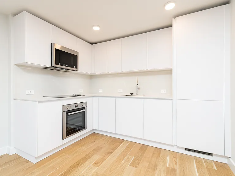 334 Harvard St #G3 — Photo 3