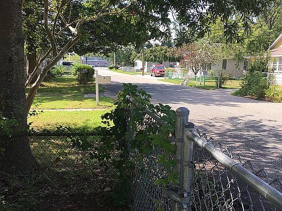 Yard View 1 of Street