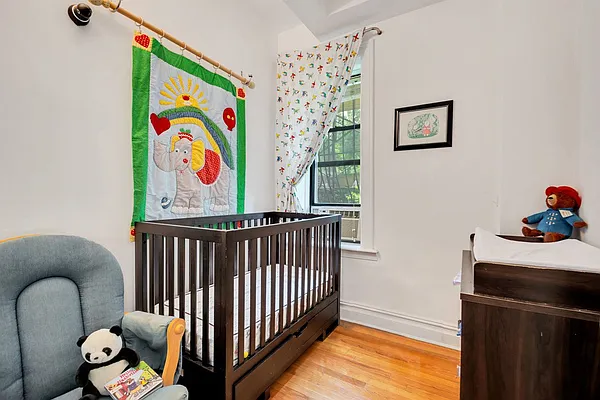 Sold by Bold New York | media 5