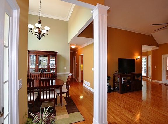 3rd image of 8739 Hamil Ct
