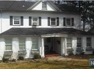 135 Brookside Ave APT 2, Ho Ho Kus, NJ 07423