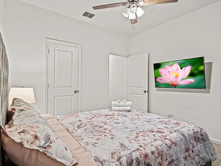 766 Camden Dr — Photo 15