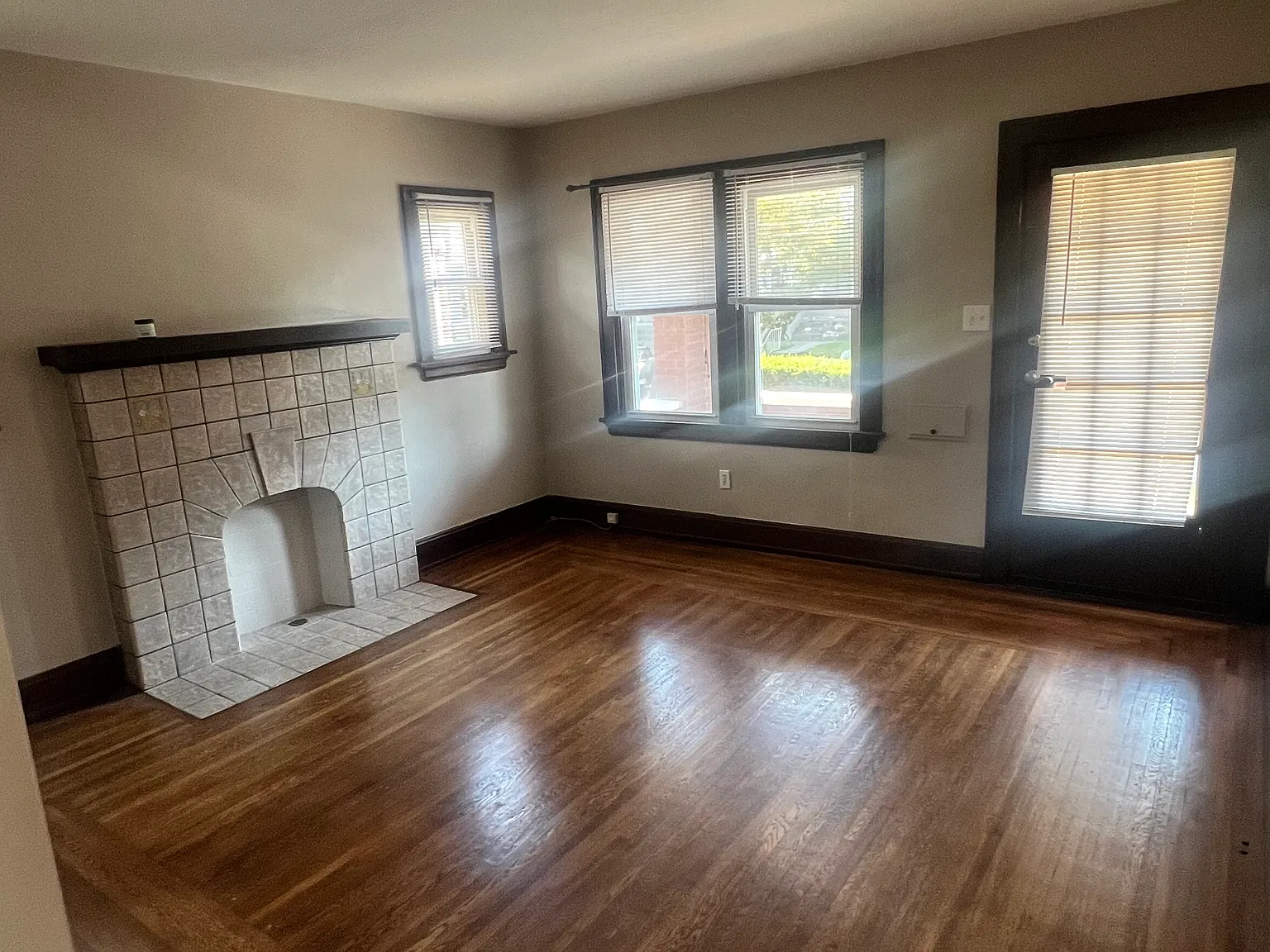 2 bed, 1200 sqft, $1,500 — Photo 2